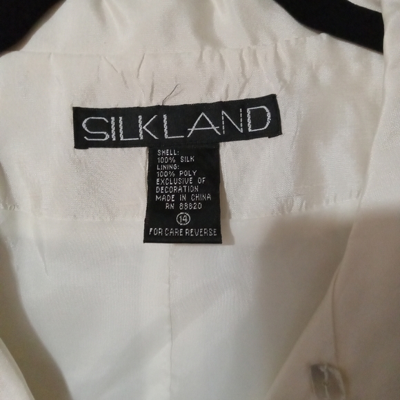 Blazer - Picture 2 of 4